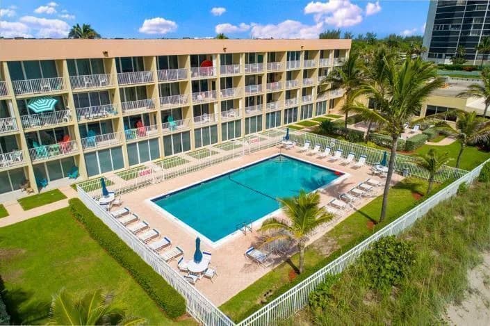 9800 S Ocean 107 Drive # 107, Jensen Beach, FL 34957