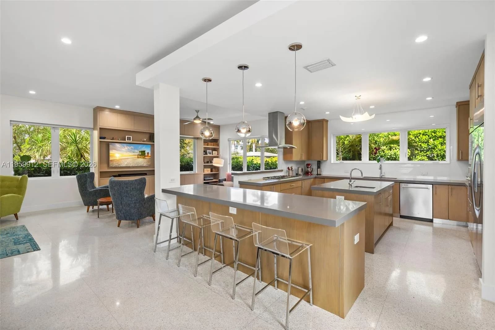 4595 N Jefferson Ave, Miami Beach, FL 33140
