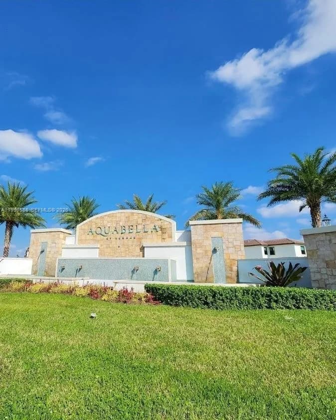 3350 W 112th St, Hialeah, FL 33018