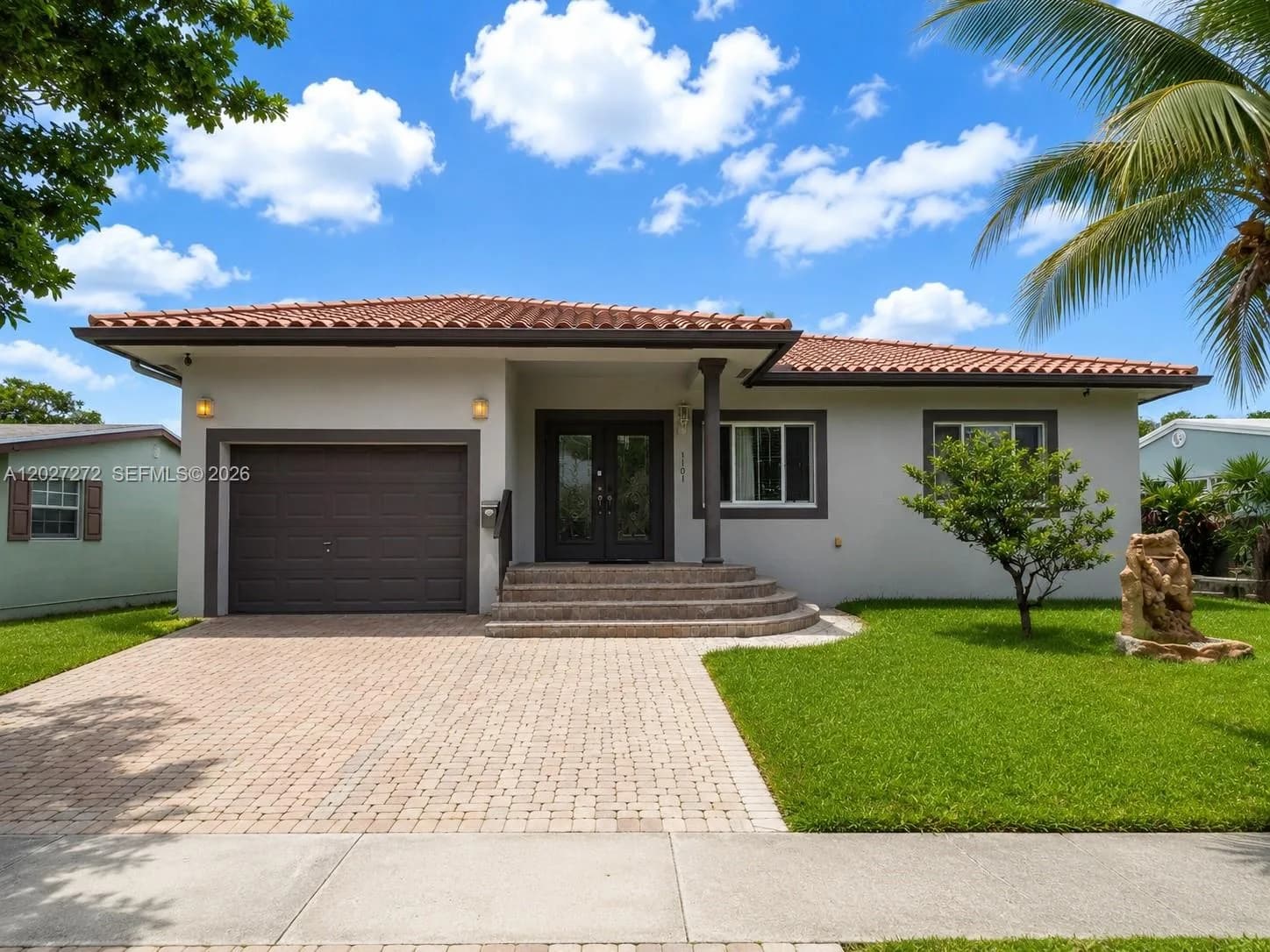 1101 NE 2nd St, Hallandale Beach, FL 33009