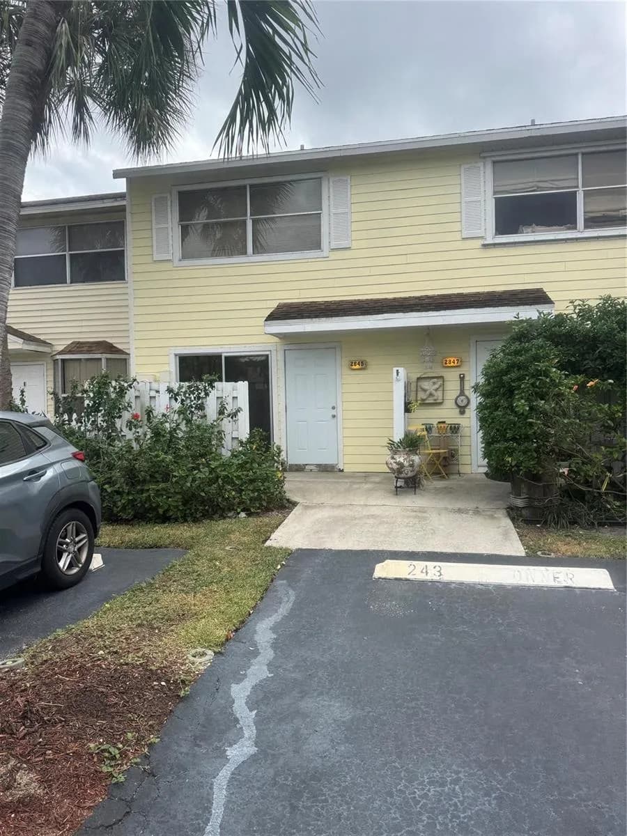 2845 NE 15TH Street, Pompano Beach, FL 33062
