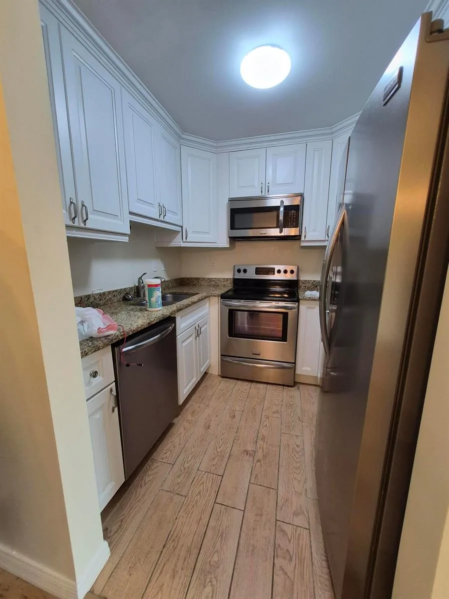 27 Easthampton B, West Palm Beach, FL 33417