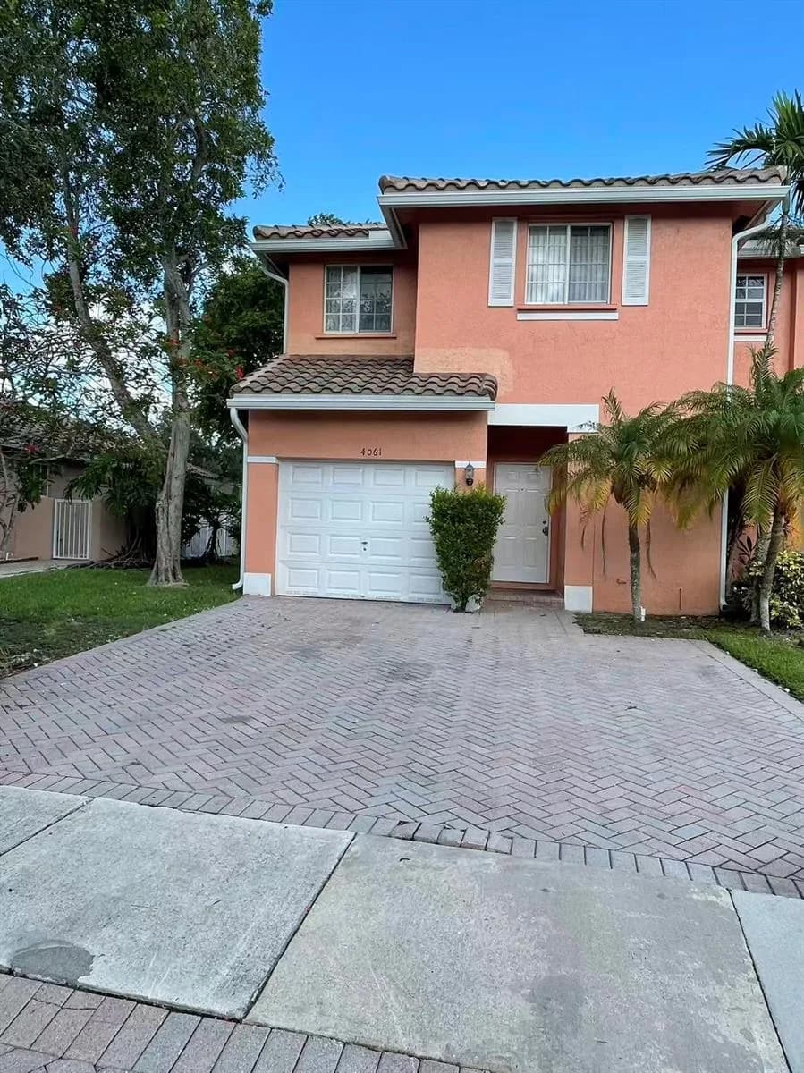 4061 NW 91st Terrace, Sunrise, FL 33351