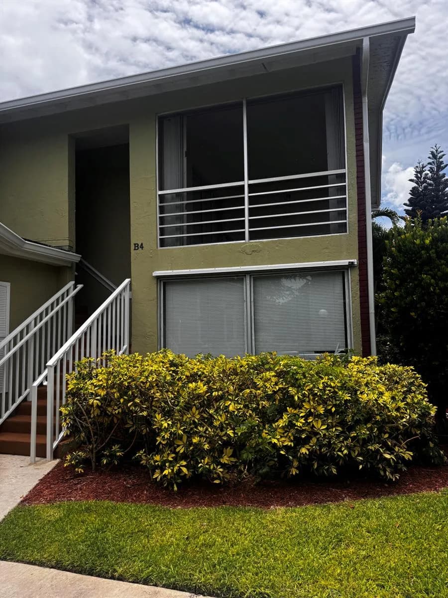12036 Alternate A1a # B4, Palm Beach Gardens, FL 33410