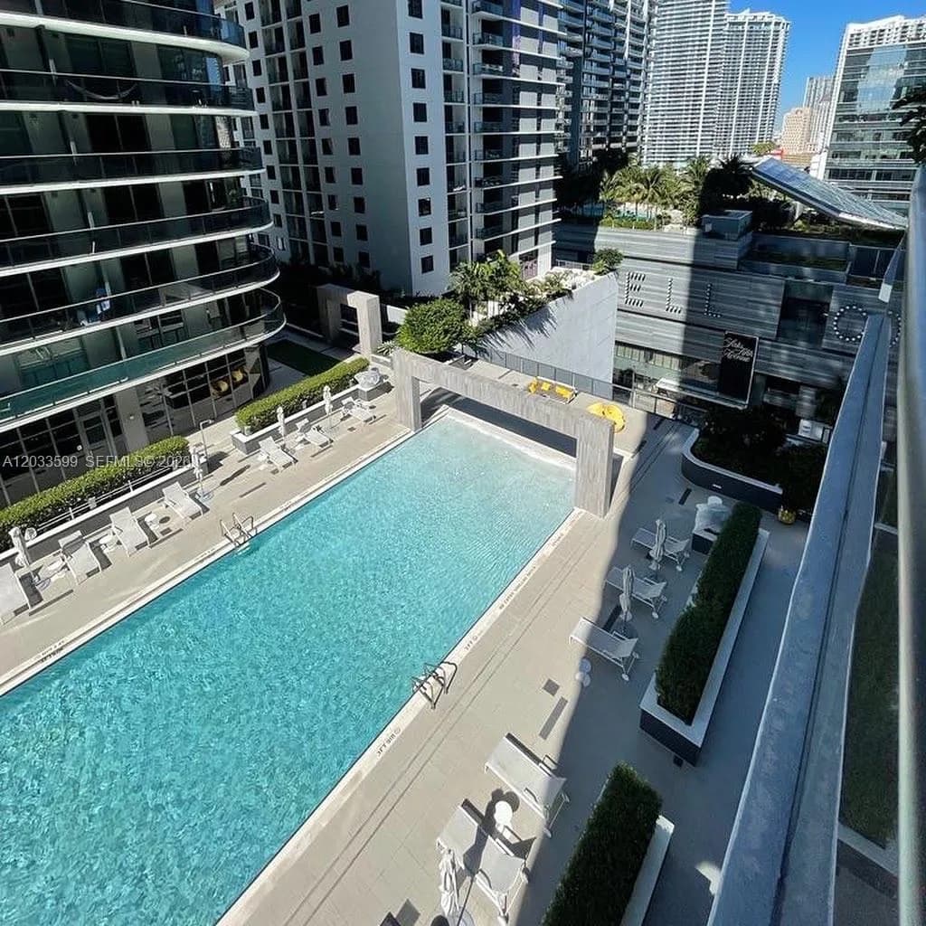 45 SW 9th St # 1407, Miami, FL 33130