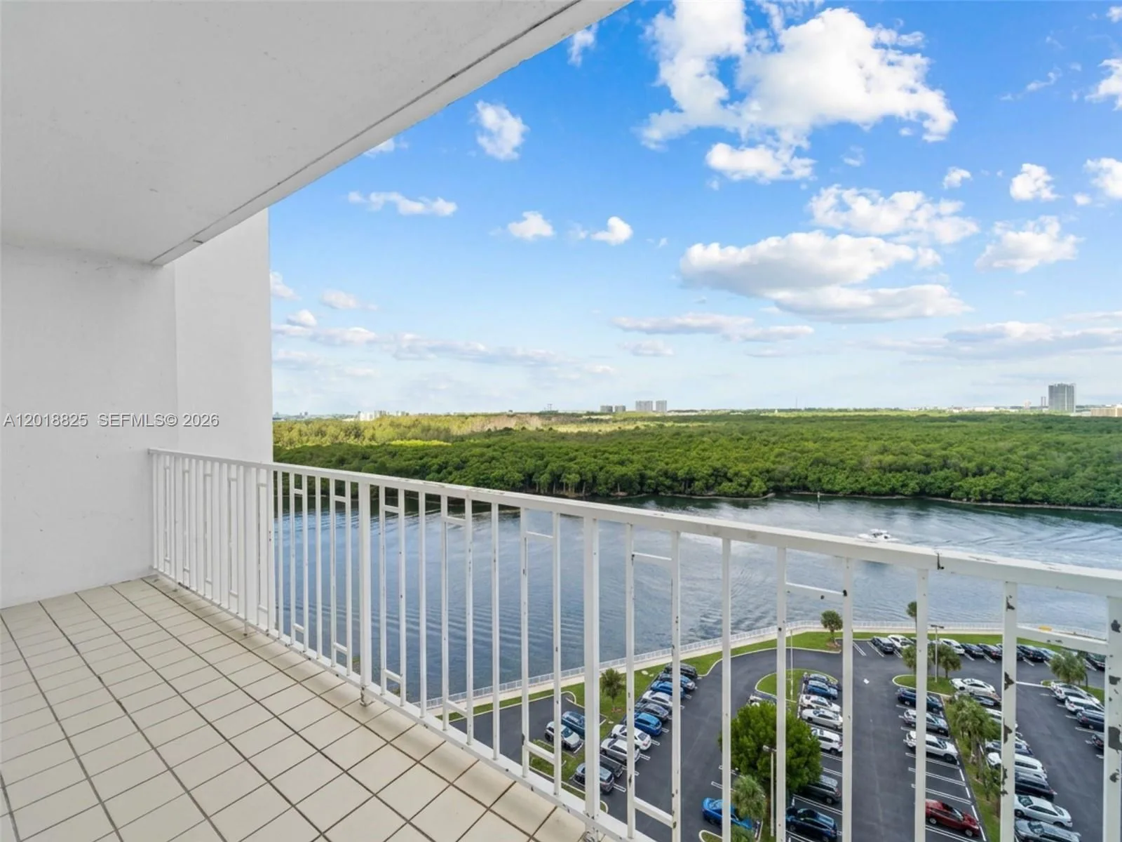 500 Bayview Dr # 1421, Sunny Isles Beach, FL 33160