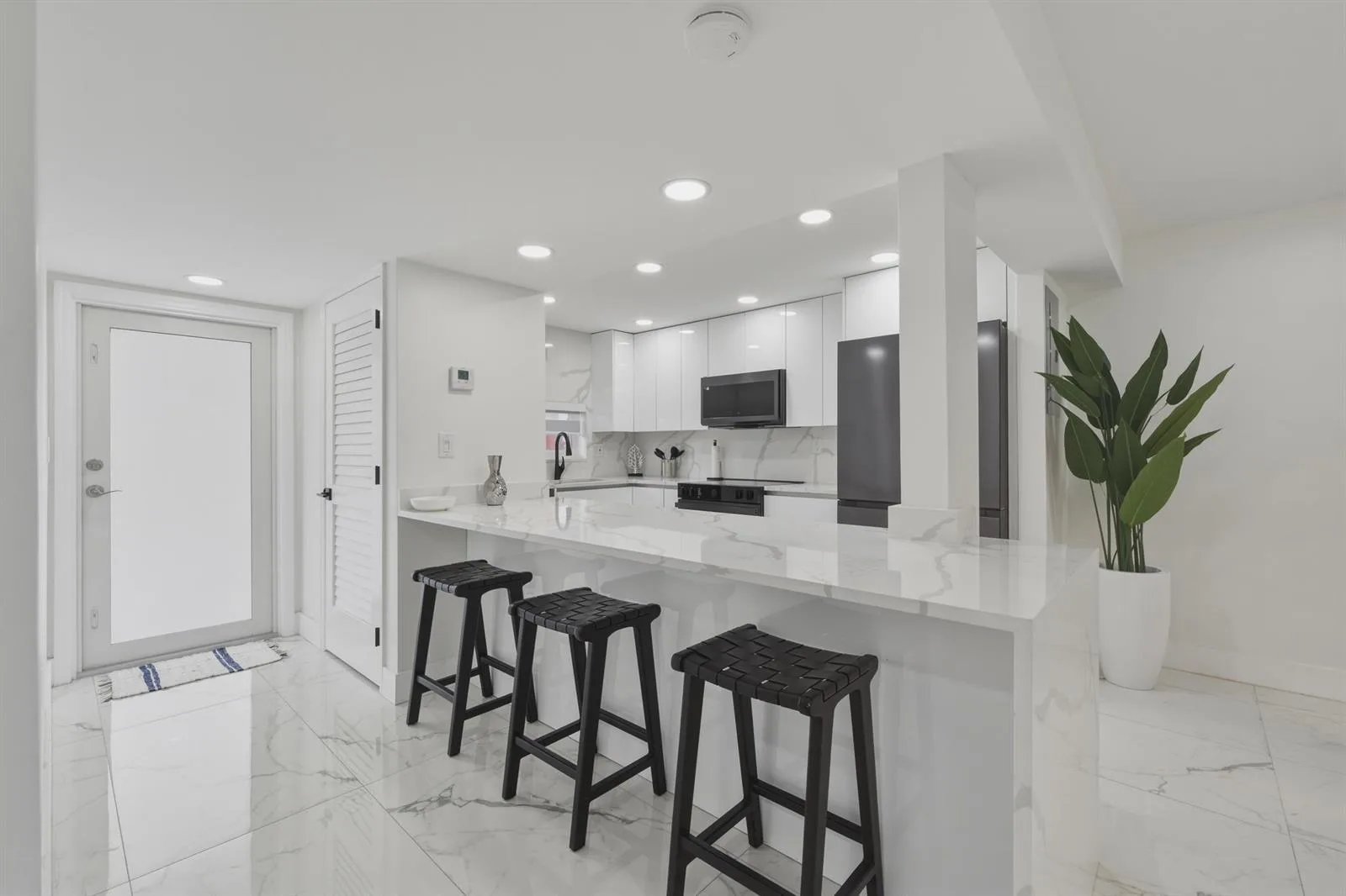 9523 N Hollybrook Lake Drive # 103, Pembroke Pines, FL 33025