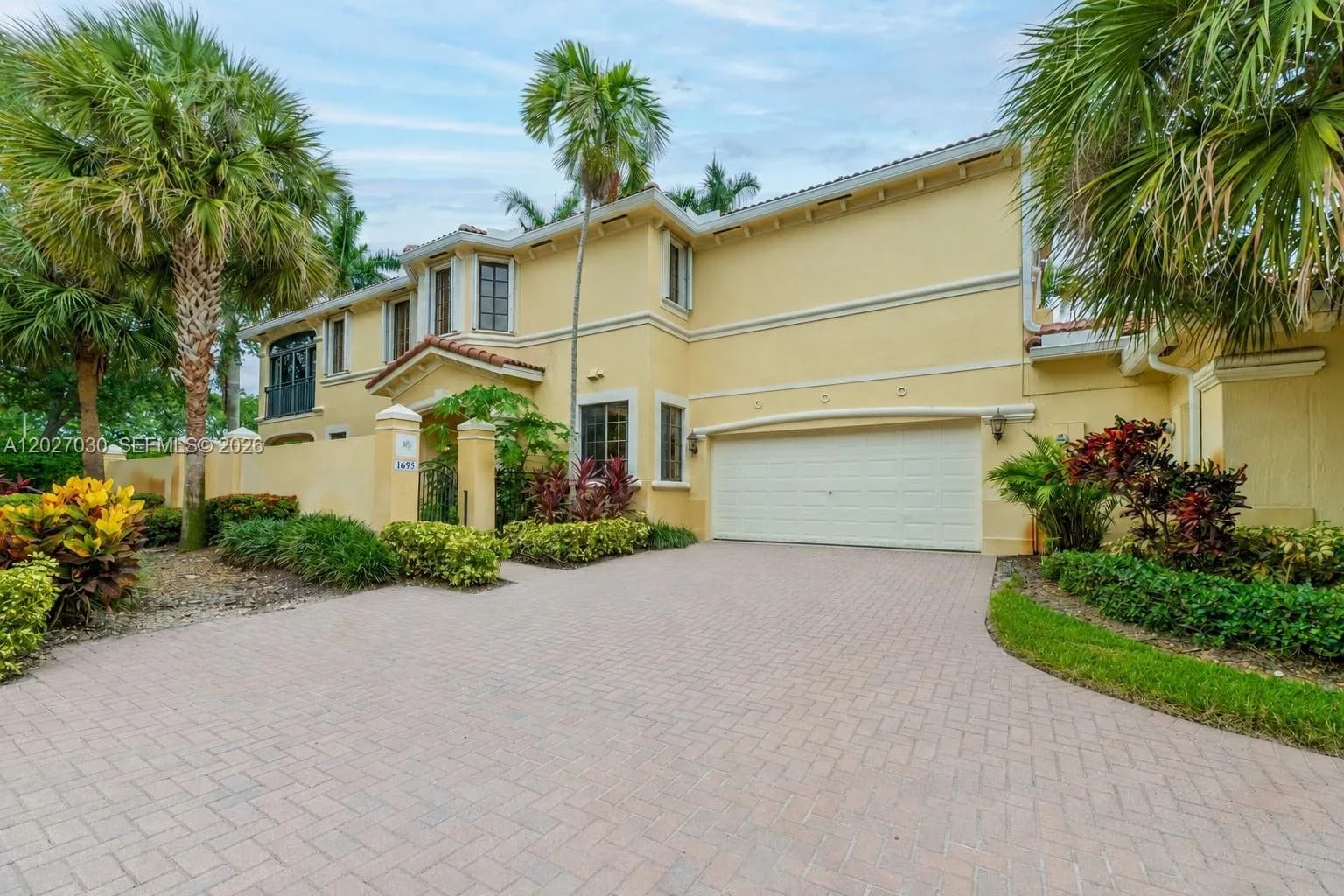 1695 Passion Vine Cir # 22-1, Weston, FL 33326