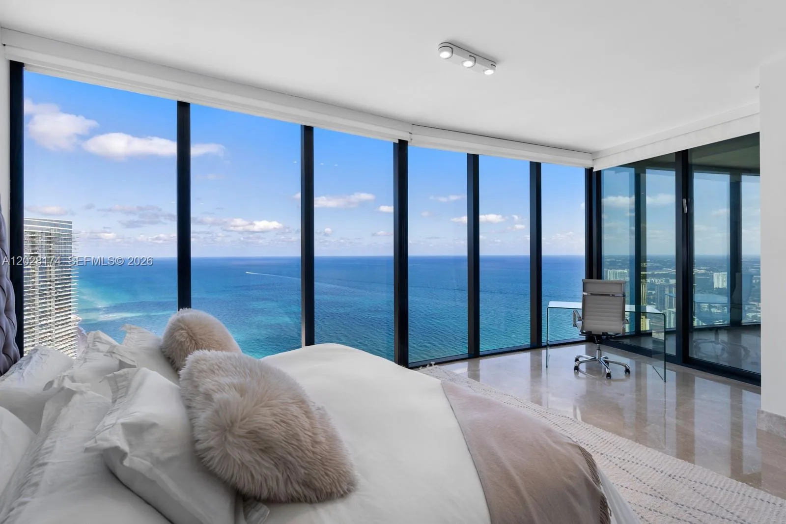 18555 Collins Ave # 5105, Sunny Isles Beach, FL 33160