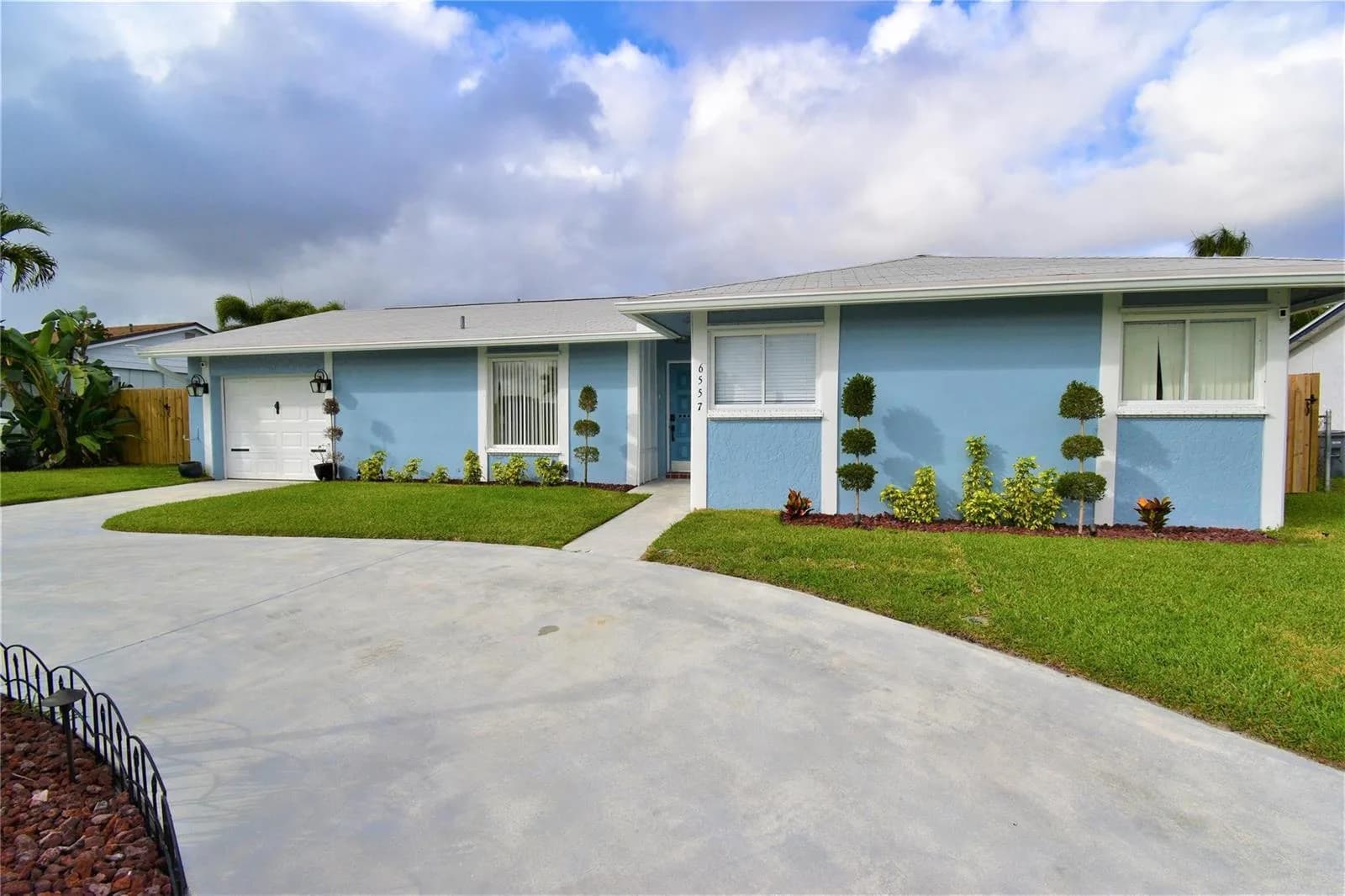 6557 Country Wood Way, Delray Beach, FL 33484