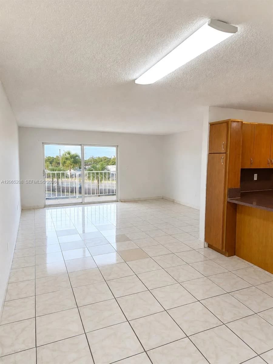 555 NE 123rd St # 215-D, North Miami, FL 33161