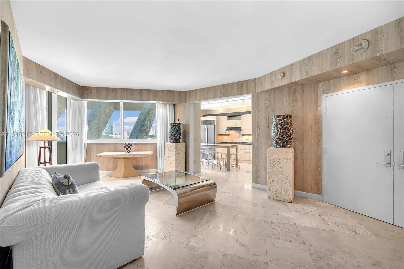 300 S Pointe Dr # 906, Miami Beach, FL 33139