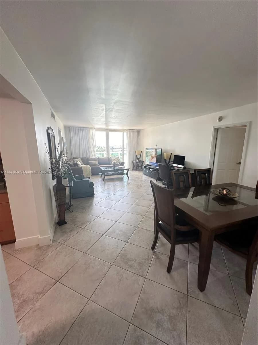 100 Bayview Dr # 601, Sunny Isles Beach, FL 33160