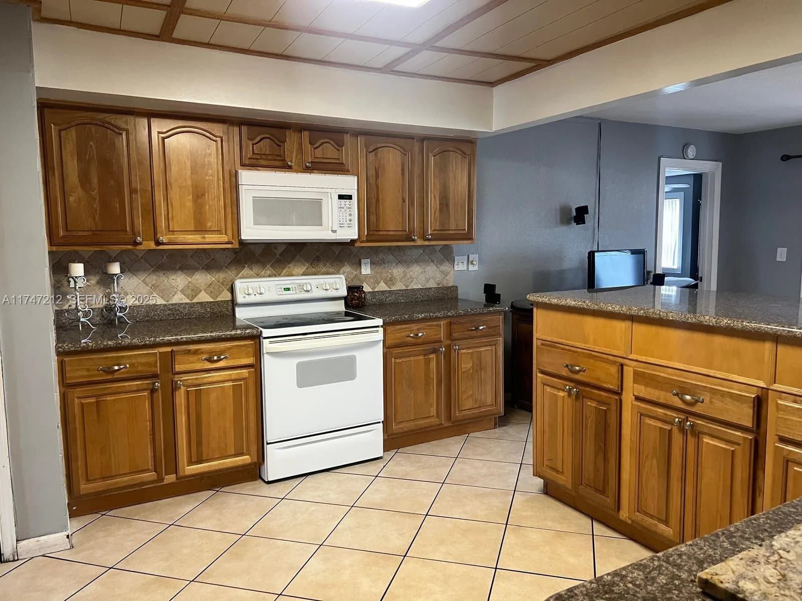 3057 Coral Springs Dr # 102, Coral Springs, FL 33065