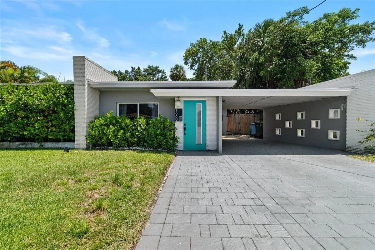 1560 NE 32ND Street, Oakland Park, FL 33334