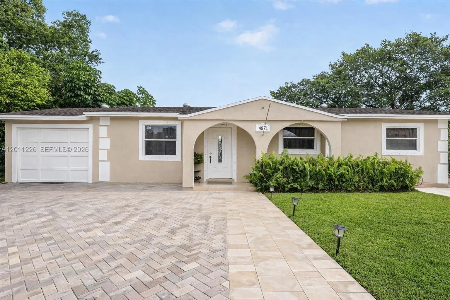 4271 NW 192nd St, Miami Gardens, FL 33055
