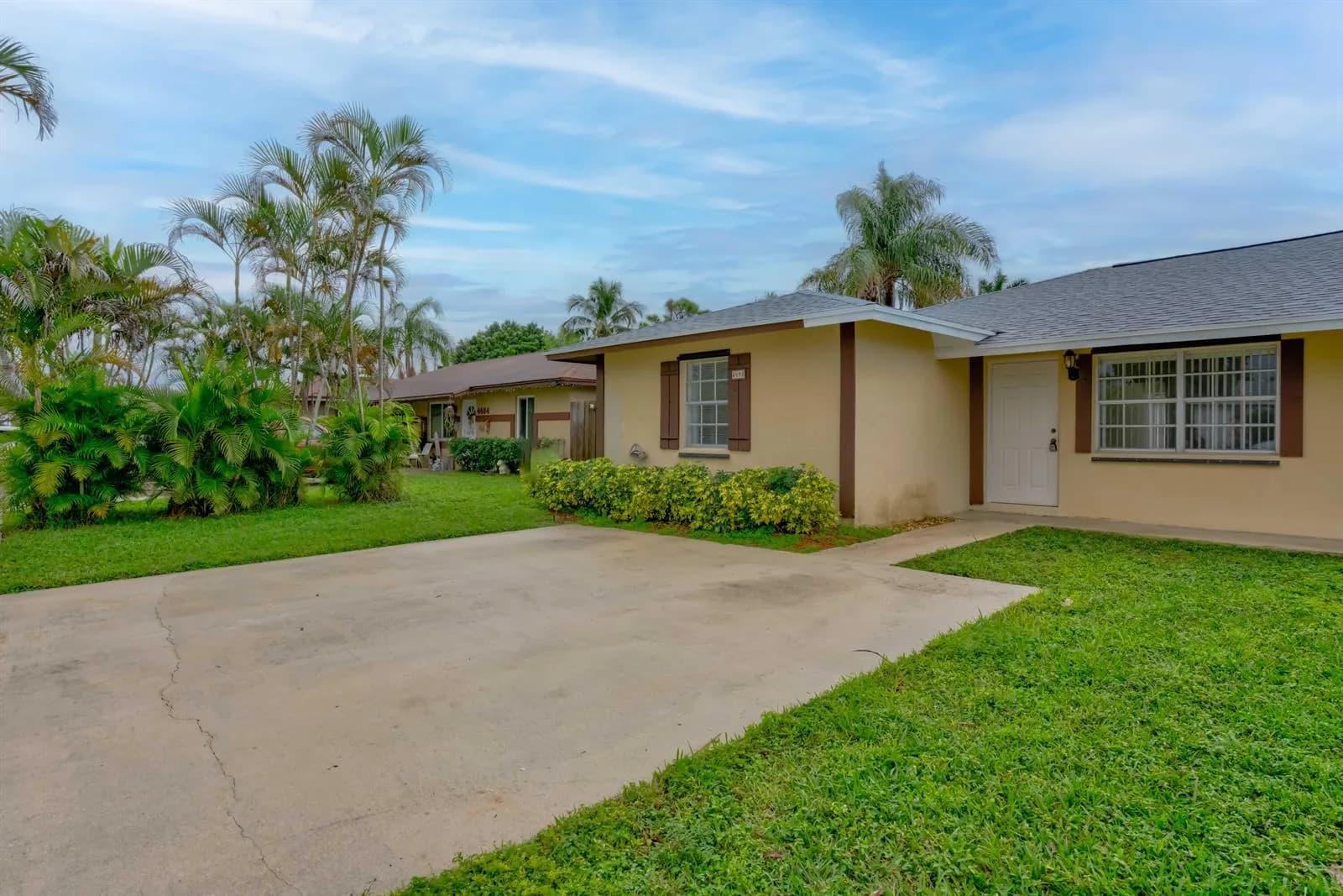 4698 Arthur Street, Palm Beach Gardens, FL 33418