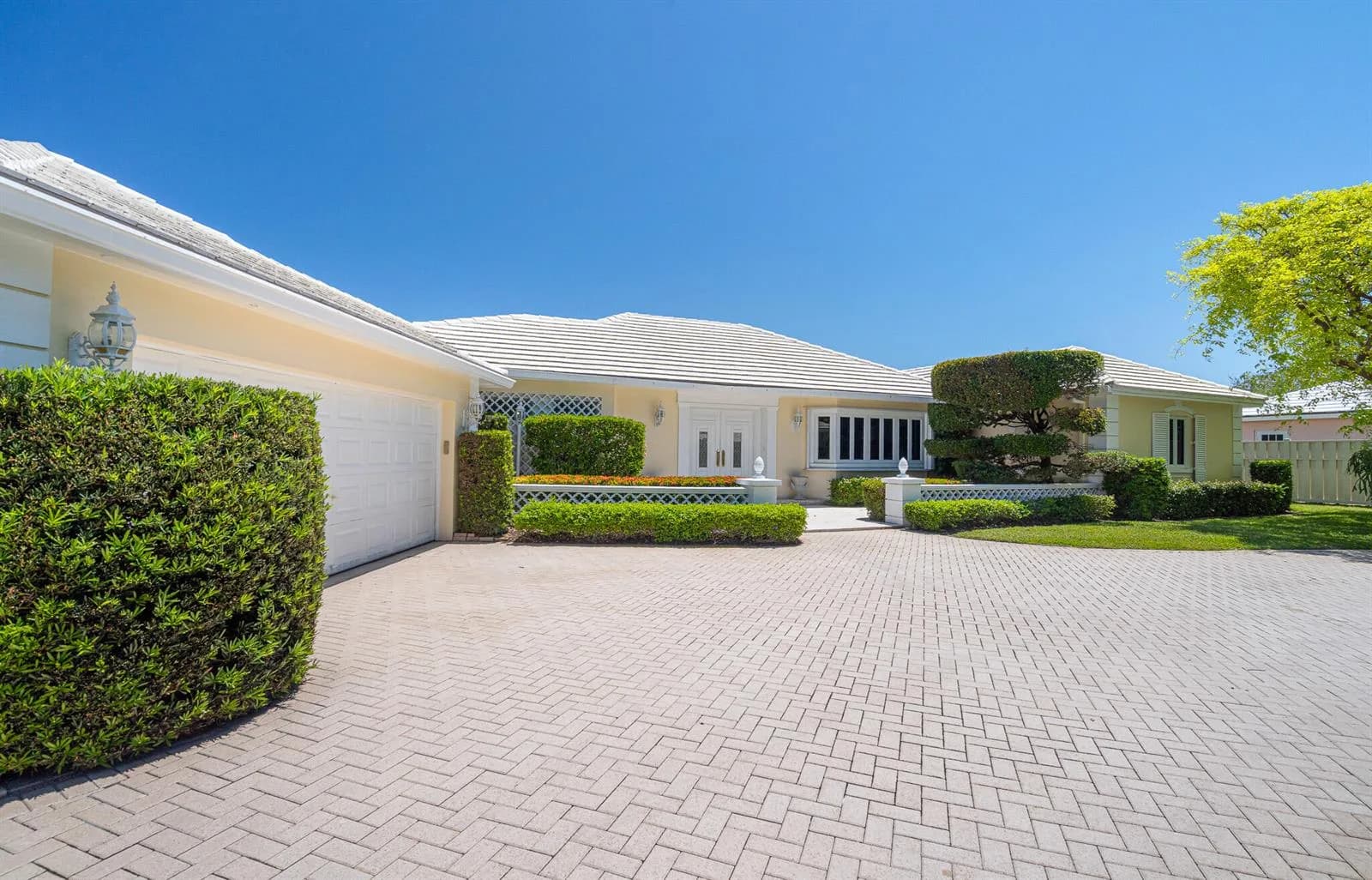 57 Cayuga Road, Sea Ranch Lakes, FL 33308