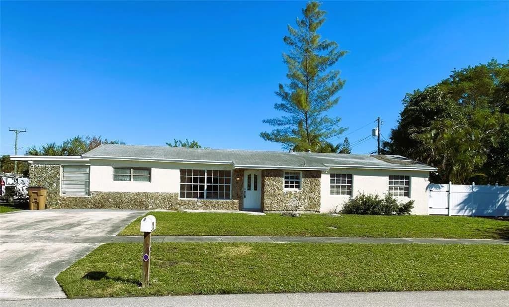 320 NW 4th Avenue # 3, Deerfield Beach, FL 33441
