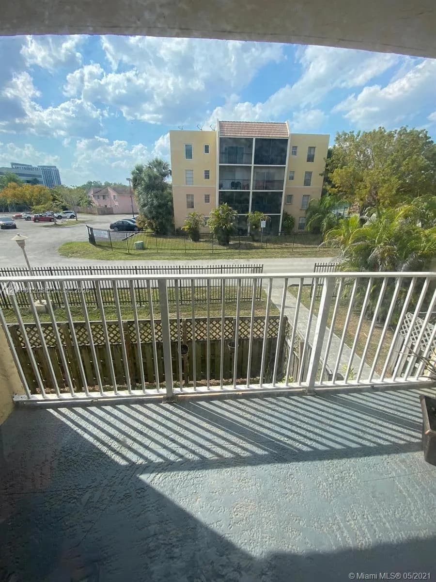 5241 Geneva Way # 203, Doral, FL 33166