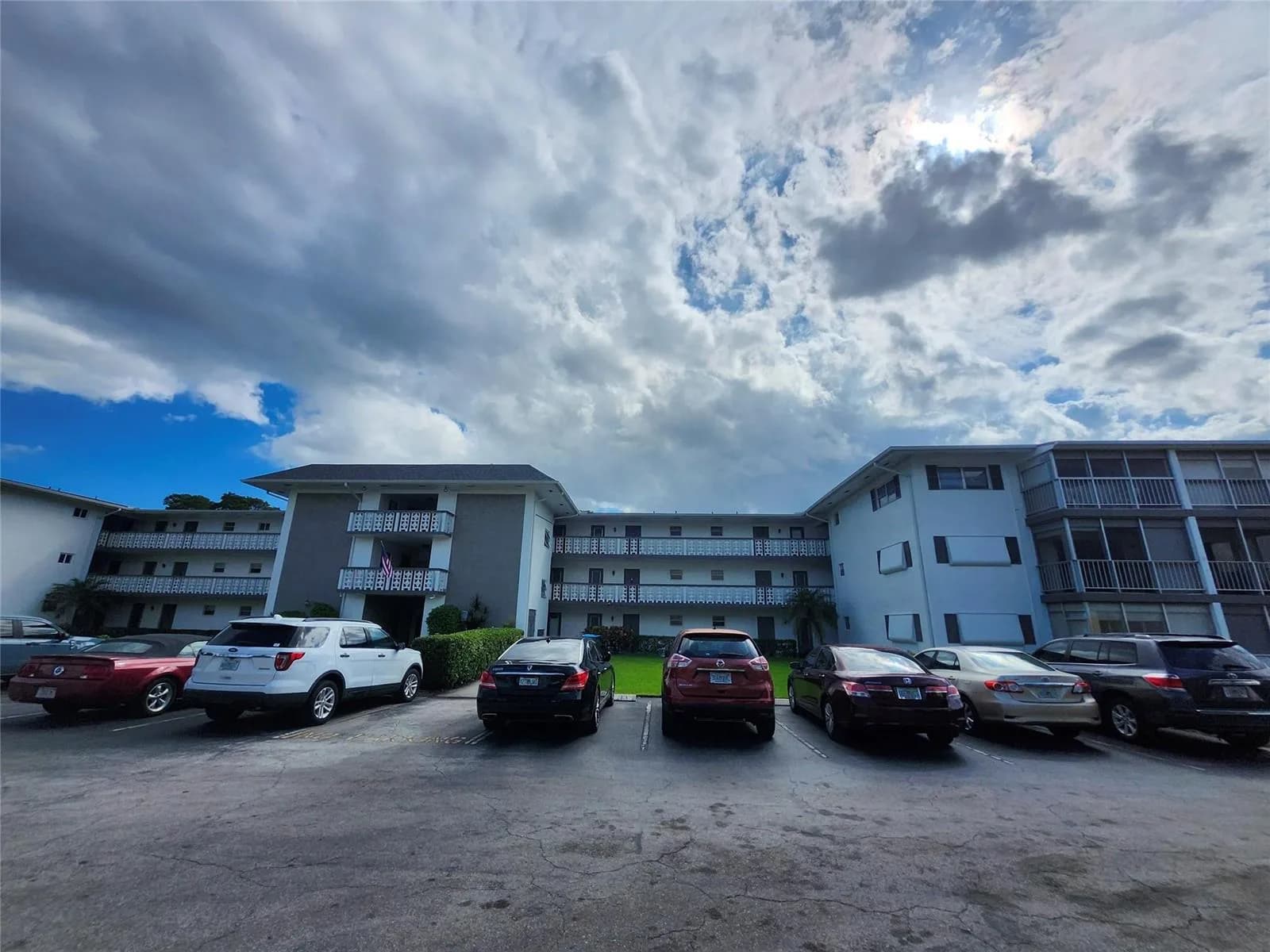 1201 Hillcrest Court # 105, Hollywood, FL 33021