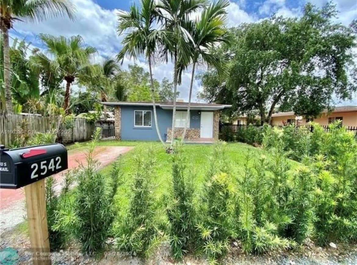 2540 NE 181st St, North Miami Beach, FL 33160